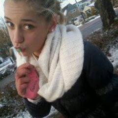 Schatje al vijf jaartje beste vriendinnetjes. Je bent echt de alle beste ik hou super veel van je  xx @xHelaniax