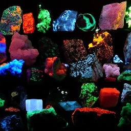 neonesque's profile picture. Atomising in the writing of night time neon lighting