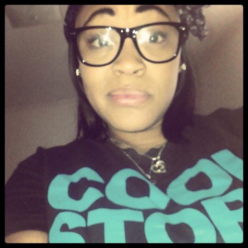 18 Yrs Old, Living Life Everyday Like It's My Last Follow Me On Instagram johnsongirl18 & HMU On Kik : Beauty0725