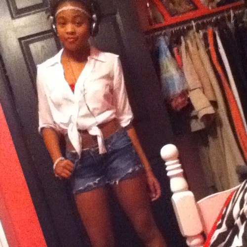 Taylor Is My Name , But I Perfer Tyangela , I'm Different && I Stay Swagged Out , Now Please Follow My BFF's @K to the A Y L A... && @Mrs.Johnson12/2/12:)