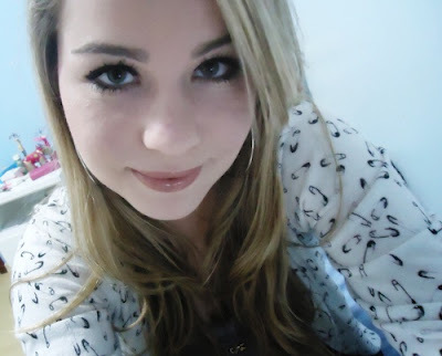 Minhas únicas redes sociais são o twitter o e msn: alessandracastromedeiros@gmail.com