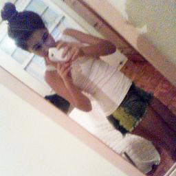 Me odeie com toda sinceridade, mas não me ame com tanta falsidade. c: