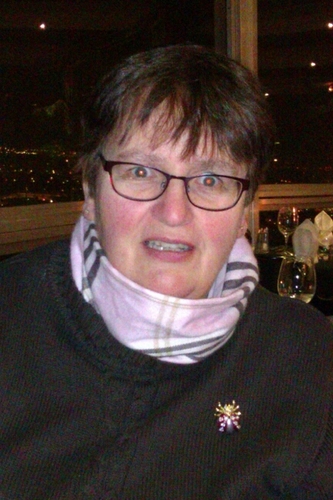 moeder van 2 jongedames, hobby's: zingen, lezen