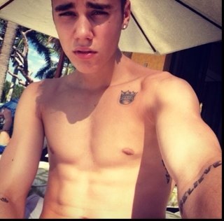 I FOLLOW BACK - ❤ Justin Bieber, Rita Ora, Jessie J, Cher Lloyd, Lana del Rey and more. Love my family 'nd friends. Follow me and I follow you back. xxxx