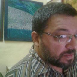 Arquitecto; artista plástico;  escritor; ajedrecista.  (Cultor de los ajedreces antiguos). Estudio Religiones Comparadas.