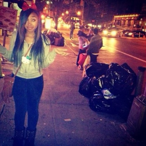 Yo whats up its yo Gurl Nique Nique AKA Star (Pardoy) #Single My daughter @_BabyYasmine i love her and my Princess/Sister @DollGazerAngel -Bre