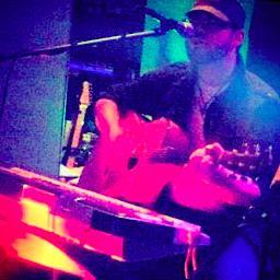 Official Twitter of Justin Woodie Music
Just a man trying to connect with the world through his voice.
