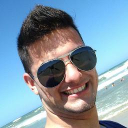 Um carinha que procura agradar o coração,do meu Deus!
Sou apaixonado por praia,amo ser louco,ser único! E fazer feliz todos os que me cercam! É isso aeeew!