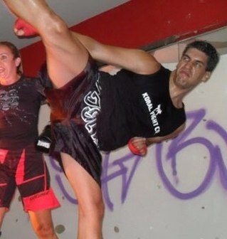 Eu mesmo! Vivendo, amando, treinando, estudando... assim segue o jogo! Consultor, Professor e Palestrante especializado mo mercado Fitness.