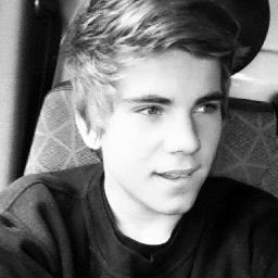 Du pur follow back ! Si je te suis tu me suis ou j'unfollow.