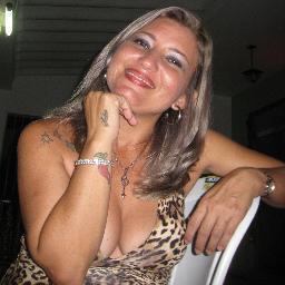 Sou uma pessoa que adora fazer amizades!! Bjao a tds!!