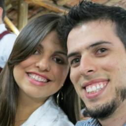 GEÓGRAFA.Sou determinada e muitíssimo realizada.
 Guiada pelo espírito de Deus.Amo meus familiares e meu  maravilhoso esposo Fabrício.