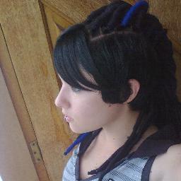 Comprendí que si estoy aquí,
Es porque yo así lo decidí,
Conocer y reconocer,
Que nada es perfecto,
Y el defecto es bello también.    [ Libertad] ♪♪