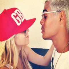 meus dengos são vocês , eu acordo pensando em vocês , eu durmo pensando em vocês eu simplesmente amo vocês  ∞ @sophiaabrahao @micaelborges_