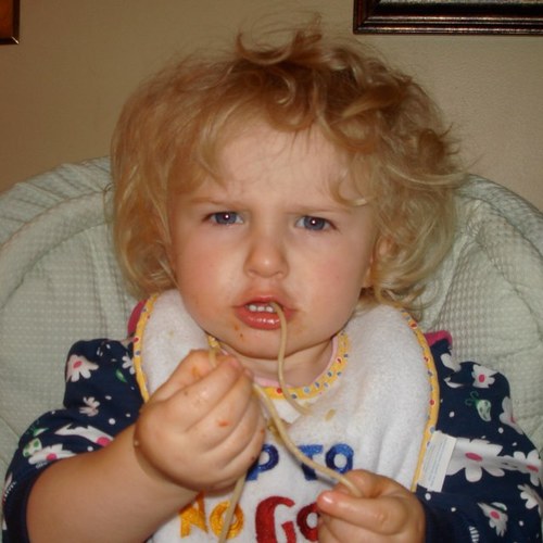 angry girl eating spaghetti 🤣🤣🤣