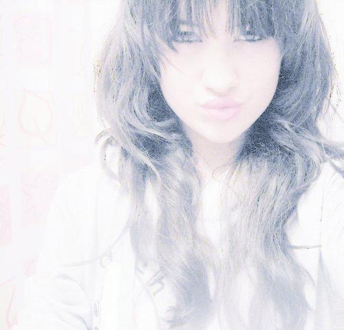 BurcuAksuner's profile picture. Öğrenci iyi müzik dinleyicisi