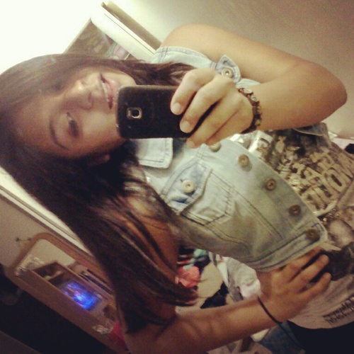 Follow me, ill follow you ^_^ , unfollow me , and ill unfollow you too . ^_^