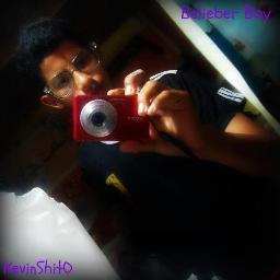 Ola..soii kevin..y si no eres Belieber sal de mi pinche Twitter...okno..:'33