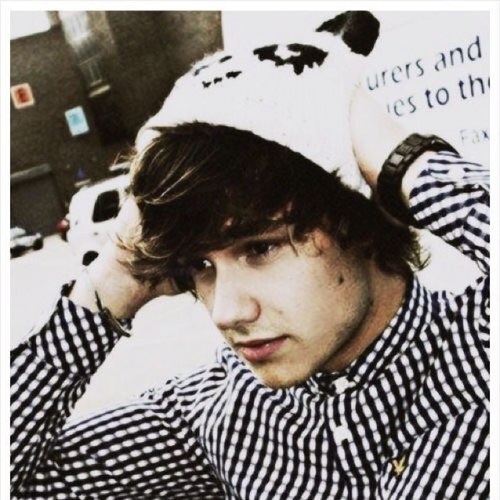 19| Singer| Gayyyy| It's on like Donkey Kong|