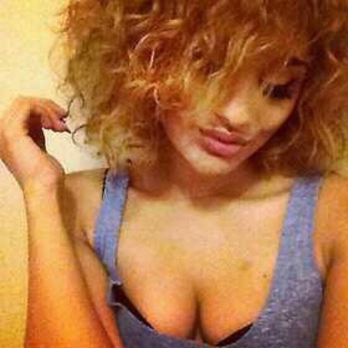 |5'2| #BaconBeforeHoes ima short nigga call me DADDY if you follow me I'll give you apple juice :)
