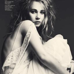 br0kenforever_'s profile picture. I just want to be perfect.