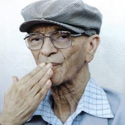 O Cristo não pediu muita coisa,não exigiu que as pessoas escalassem o Everest ou fizessem grandes sacrifícios. Ele só pediu que nos amássemos uns aos outros.