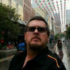 Tech Junkie. Footy fanatic. Go Bombers. Also love good sci fi.