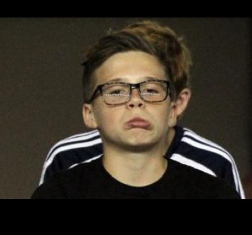 Hello.    this is a fan page for that british boy with a american accent  BrooklynBeckham33.