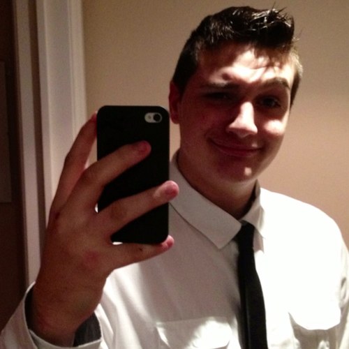 CallMePota's profile picture. Petit belge de 17 ans , Fan inconditionel de Formule un mais surtout de Lewis Hamilton , Je Followback †.