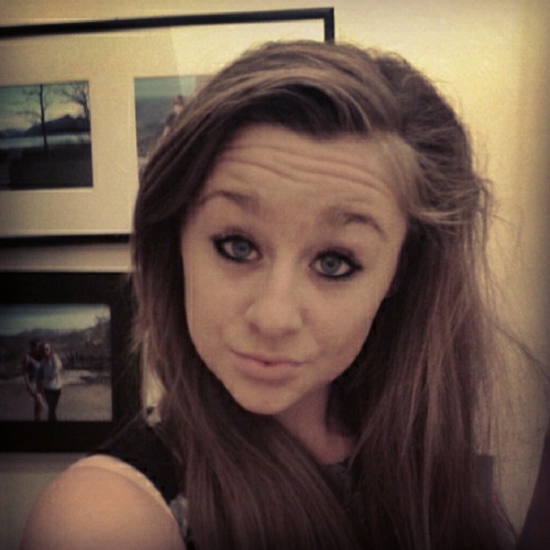 there is 7 billion people in this world dont let one ruin your day! I tweet to express not to impress :*