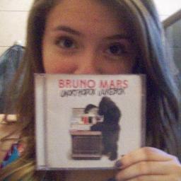 Sou uma das donas do @_BrunoMarsBRA HOOLIGAN e apaixonada por séries e livros !