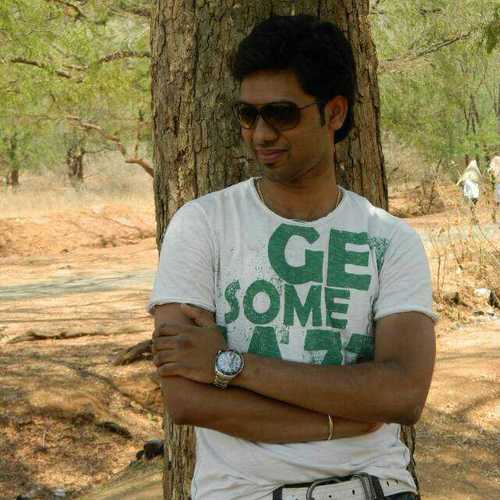 KrishhLo's profile picture. 