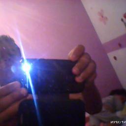 sou carinhoso,sinsero,,sou dedicado e etc...
nao me julgue porque penso diferente a vida me mostrou que devo olhar pra fente!!!