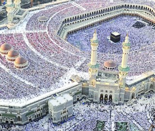 كلمتان خفيفتان على اللسان ثقيلتان في الميزان حبيبتان إلى الرحمن سبحان الله وبحمده سبحان الله العظيم.