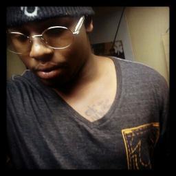 *** DA NEWIEST HOTTIEST ARTEST PERIOD..SH*T IM MORE SLEPT ON DEN PILLOW CASES***.. #TEAMEMU #TEAMeverythingYObitchLOVE  #TEAMEASTSIDE #SingerTurnedRapper