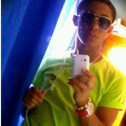 Tenho 17anos moro em Uberlandia(MG) Souuuuuu.........Hum..me sigam e vs ficam sabendo!!!!!

http://t.co/sKkQ3FRDU8