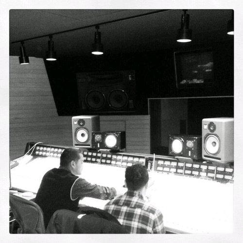 The_Banknotes's profile picture. Music Production/Sound Engineering
 duo For serious inquiries:    TheBankNotesMusicGroup@gmail.com