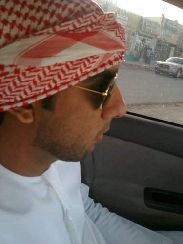 وَتَشاءُ أنتَ مِن الأمَاني نجمَةً 
وَيَشاء ربكَ أن يُناوِلك القَمر

instagram : khalid2926