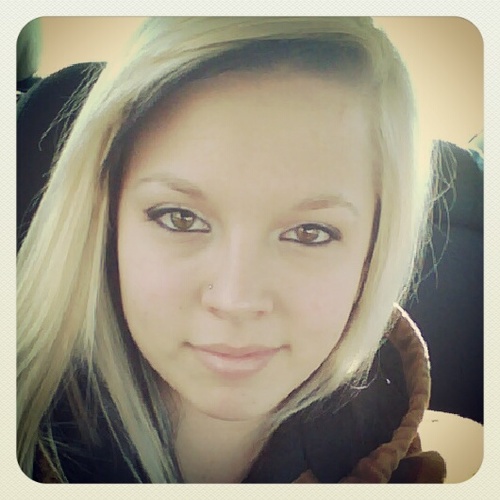 aweeklund4's profile picture. livin' it up.. Family,	friends, and country music :)