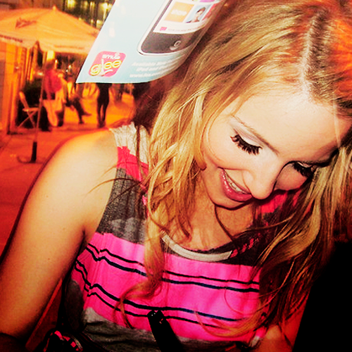 abcQuinnFabray's profile picture. Blonde that likes to sing and dance.