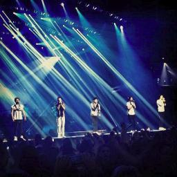 Bienvenido a nuestra radio twitter de One direction! Solo queremos que tengan donde expresarse & hablar & escuchar de todo & poder ser su psicóloga directioner!