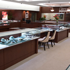 DDShortPump's profile picture. Diamonds, emeralds, and rubies, oh my! All your favorite designers under one roof.