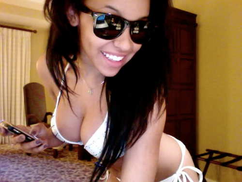 Mention 4 followbackkk / lightskinnnnn / goal: 2000 followers :) / follow me or go awayyy
