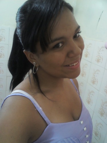 Sou uma pessoa simples e objetiva, carismática e educada. Adoro fazer novas amizades e vivo  a cada instante da minha vida!