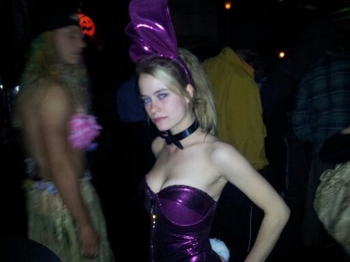 ashleywalker611's profile picture. Im a small loud outgoin person who loves to be center of attention.I love to chill and dance,I love anything with a good beat my fav is rap, the YM crew mostly