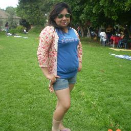hola me llamo Cami soy de chile tengo 18 años :) , amo escuchar  musica  3 peace and love to everyone in the world , Always smile at life and she will smile :).