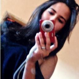 Amoo Ficar na net o dia todo , 
e adoro escrever textos Criticos