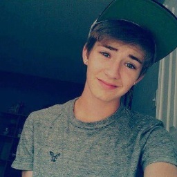 Follow Me, I Follow Back (: | I love her but shes taken;(