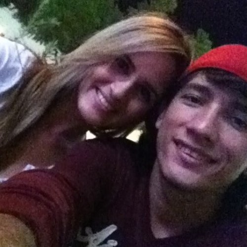 20aninhos, estressada ciumenta, e apaixonada pelo meu marido @HRolinha.. Mamãe de Igor e ja a caminho (Heitor) ;)