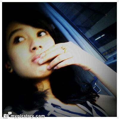 indriii_s's profile picture. simple, extra ordinary ~